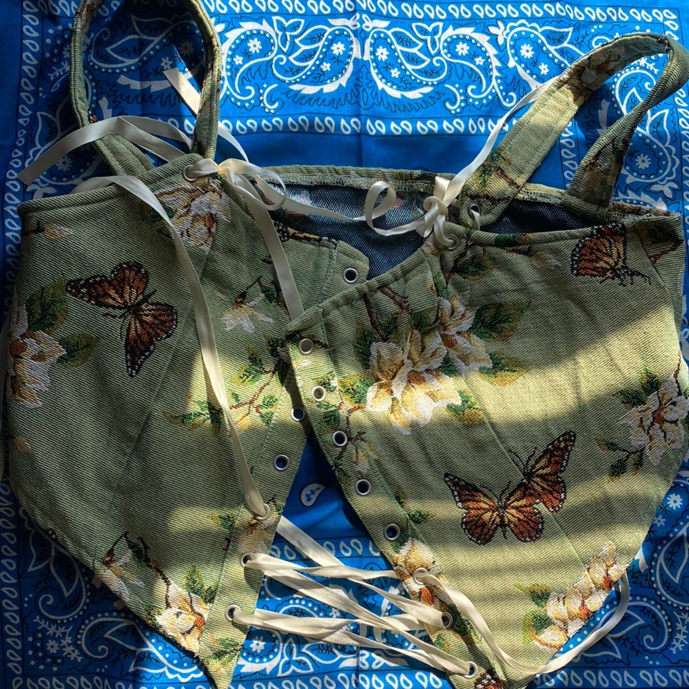 Size 12 Floral Lace-up Grommet Tank Top